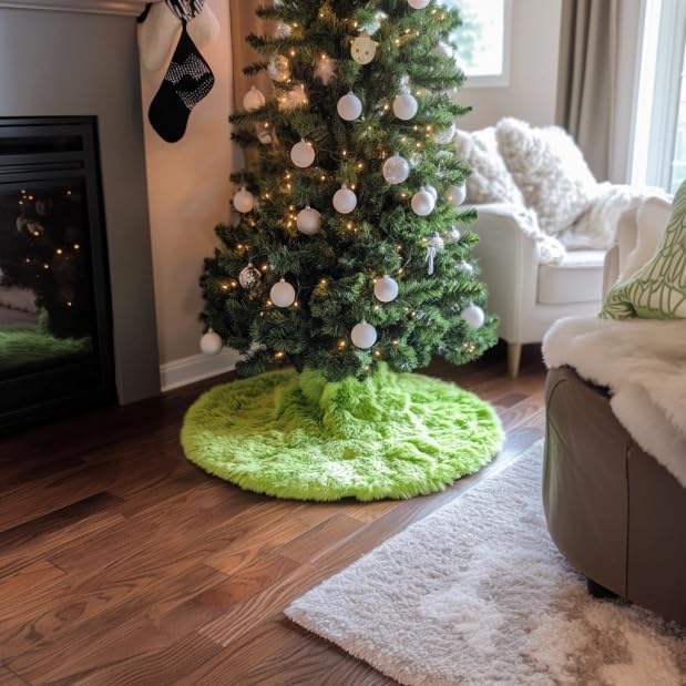 30 Inch Faux Fur Christmas Tree Skirt Green Plush Skirt for Merry Christmas Party Christmas Tree Decoration