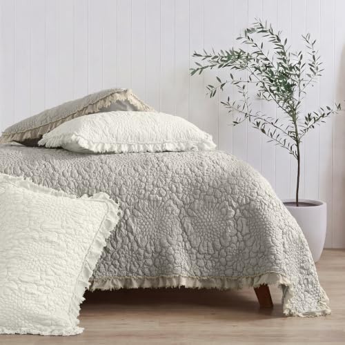 White Ruffled Quilt Queen Size