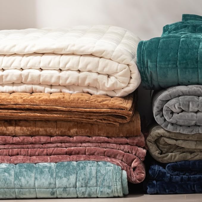 RECYCO Luxury Velvet Quilt Set Full Queen Size, Lightweight Velvet Comforter Set, Oversized Bedspread Coverlet Quilted Bedding Set, with 2 Matching Pillow Shams, for All Season, Cream White