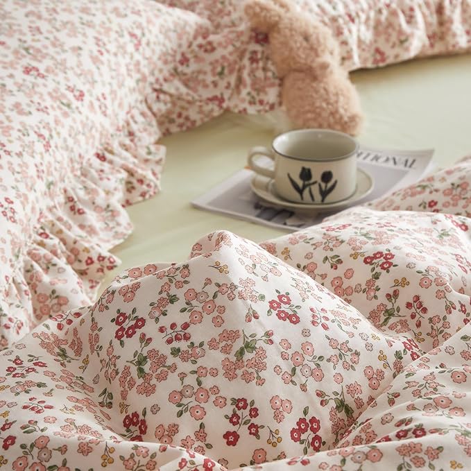 LifeTB Pink Red Flower Comforter Set King Vintage Garden Style Blooming Floral Comforter with 2 Ruffle Pillowcases Aesthetic Floral Bedding Set Soft Fluffy Cottagecore Comforter Set for Girls Women