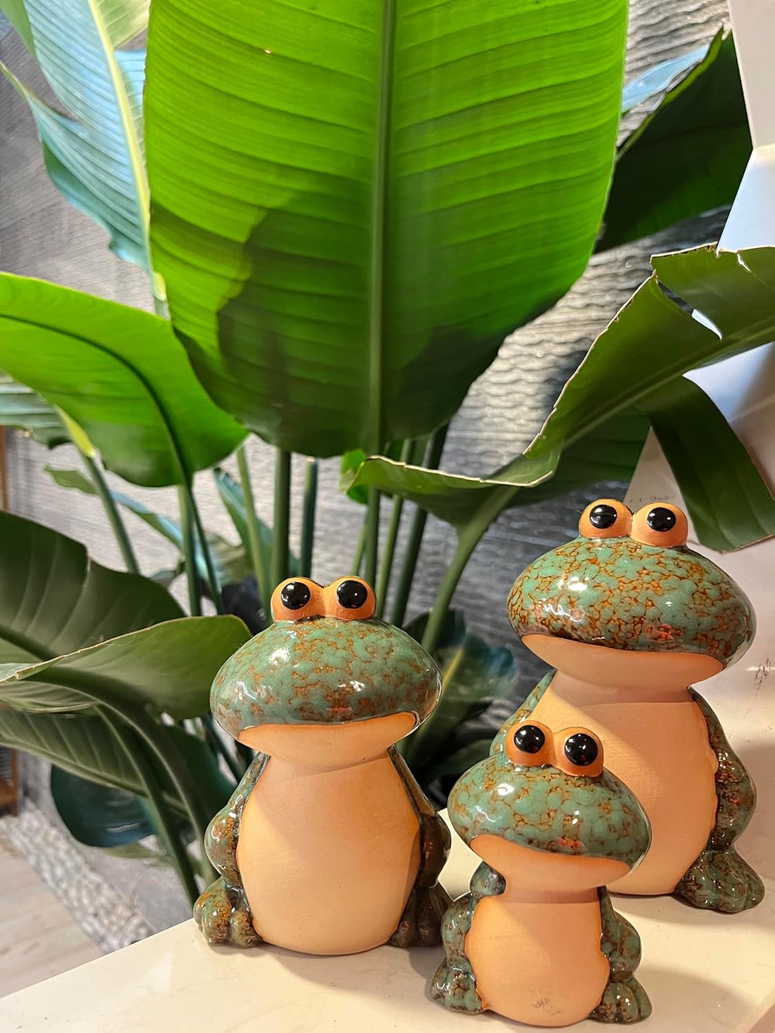 Frog Garden Decor Set of 3,Funny Cute Ceramic Frog Garden Statues Yard Decoration Outdoor Holiday Decorations,Ideal Ornament for Outside Pond Pool Patio Front Porch Backyard (Green)