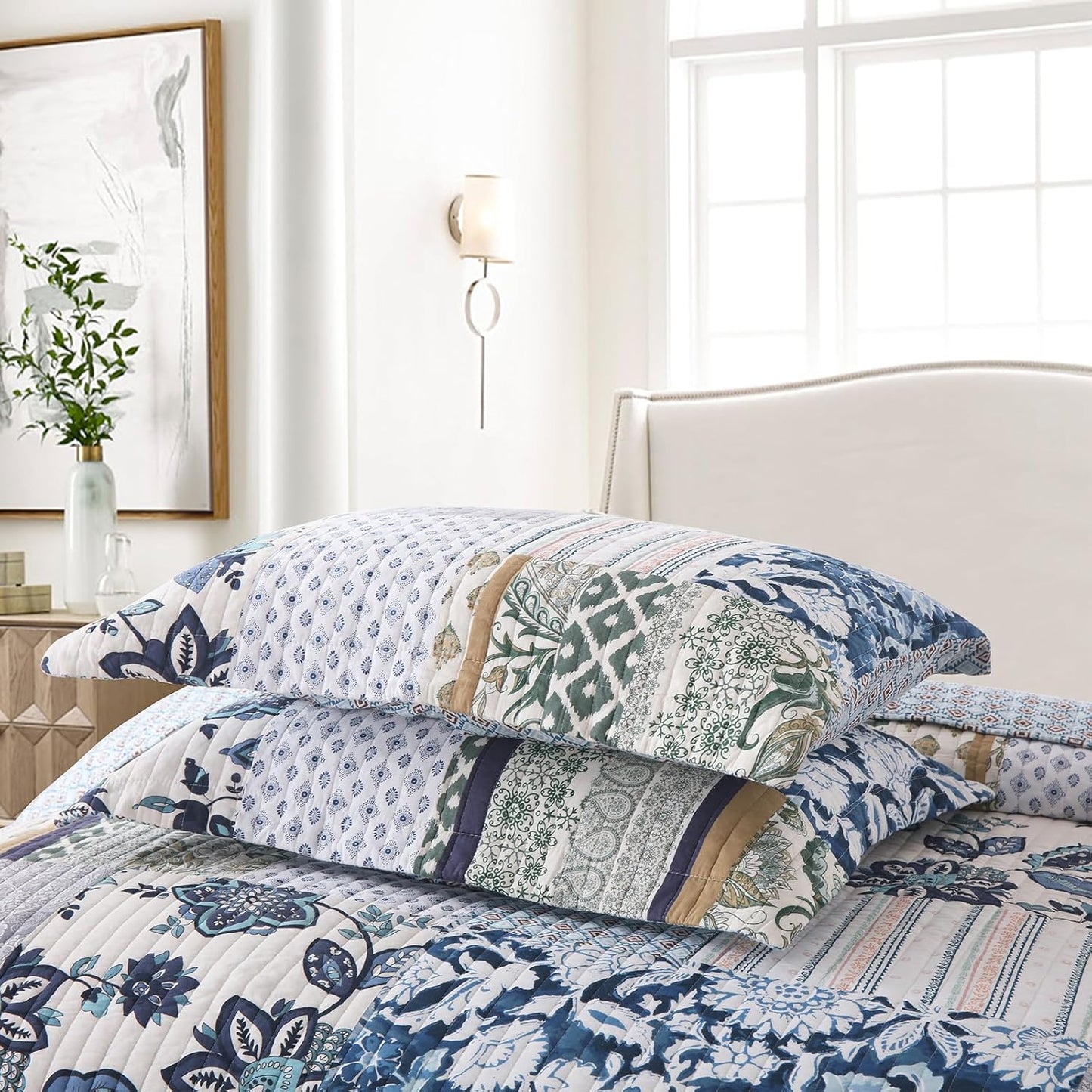 Yvooxny Queen Quilt Set Reversible Quilted Bedspread 3-Piece Lightweight Floral Real Patchwork Coverlet Bedding Set with Pillowcases for All Seasons, 98 * 90 Inches