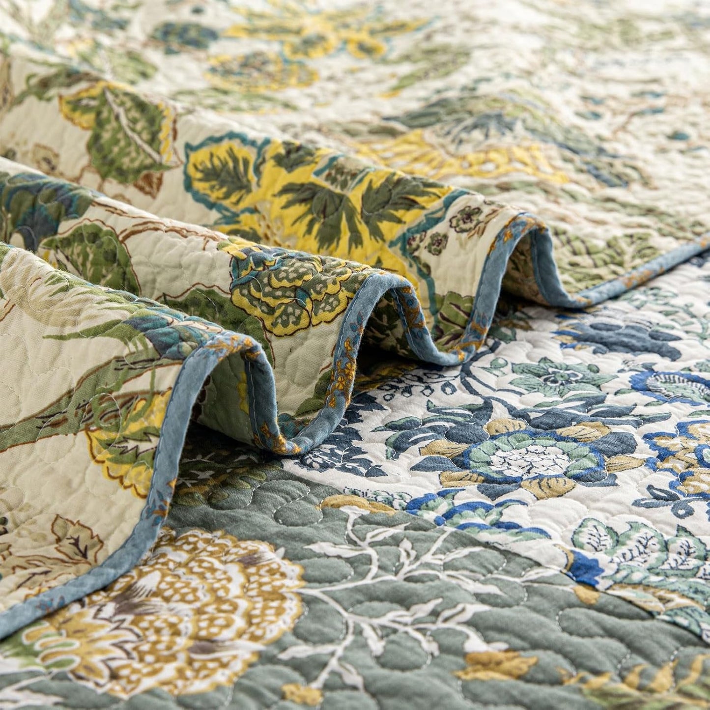 YAYIDAY Oversized King Bedspreads Patchwork Quilt Set (120x118 Inch) - 100% Cotton Reversible Breathable Green Leaves Quilted Coverlet with Pillow Shams for All Seasons