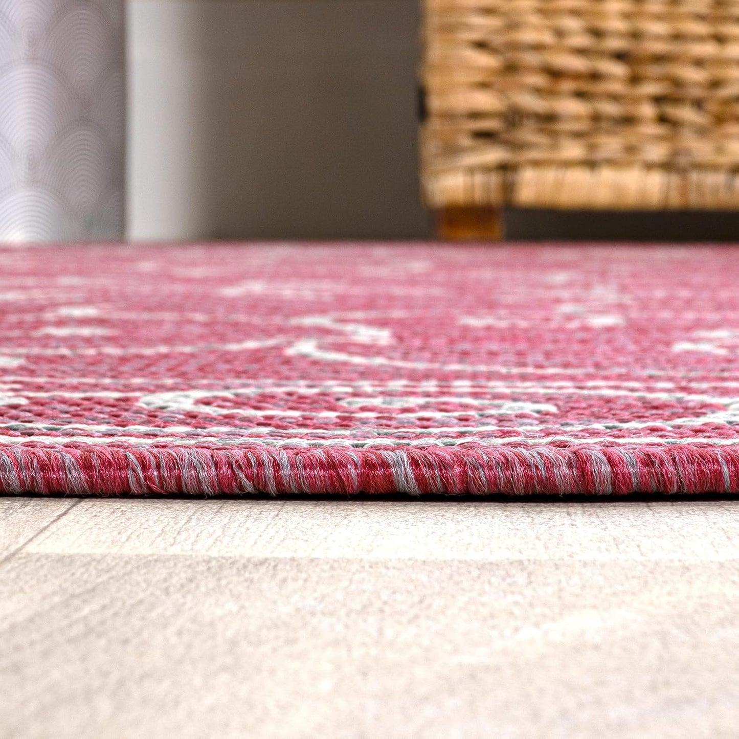 JONATHAN Y Vintage Filigree Indoor Outdoor Square Area Rug 5X5 Fuchsia/Light Gray, Charleston Textured Weave for Backyard, Patio, Porch, Easy-Cleaning, Pet-Friendly, Non-Shedding (SMB106J-5SQ)