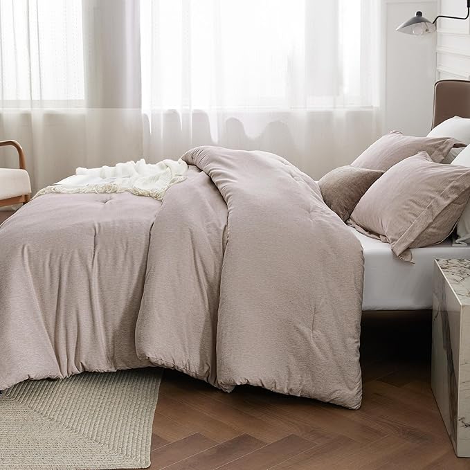 Bedsure Oversized Queen Comforter Set - Warm Taupe Soft Bedding for All Seasons, Cationic Dyed Bed Set, 3 Pieces, 1 Oversized Queen Size Comforter (98"x 98") and 2 Pillow Shams (20"x 26"+2")