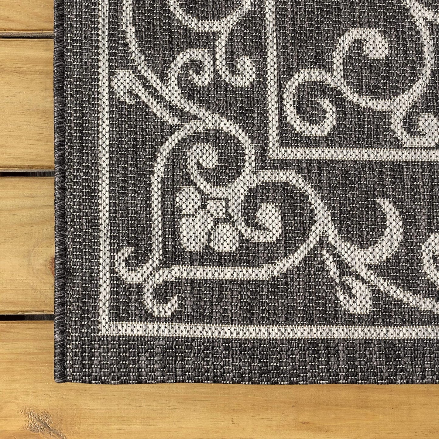 JONATHAN Y Vintage Filigree Indoor Outdoor Round Area Rug 6 Ft Black/Gray, Charleston Textured Weave for Backyard, Patio, Porch, Easy-Cleaning, High Traffic, Pet-Friendly, Non-Shedding (SMB106G-6R)