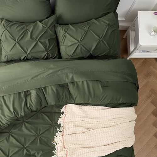 7pc Oversized Queen Comforter Set & Sheets