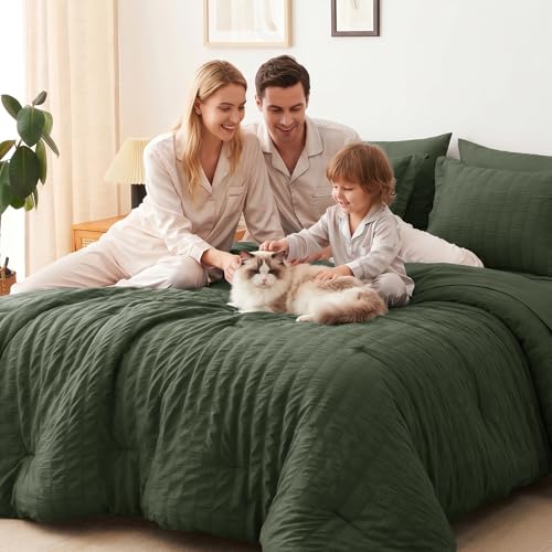 King Size Comforter Set 7 Pieces Dark Green Seersucker Bed in a Bag