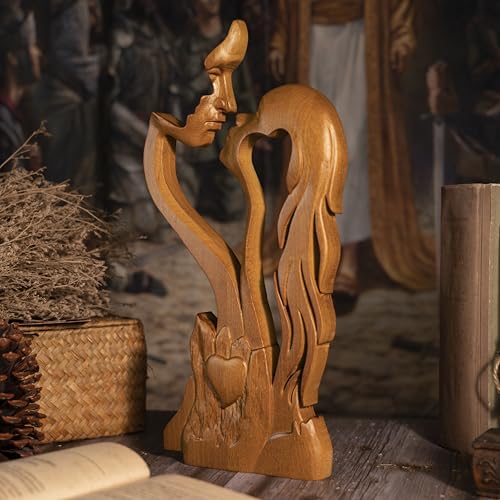 Wooden Kissing Couple Ornament