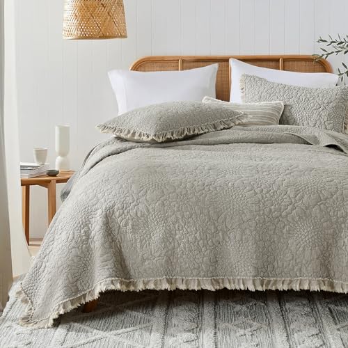 Beige Ruffled Quilt Twin Size