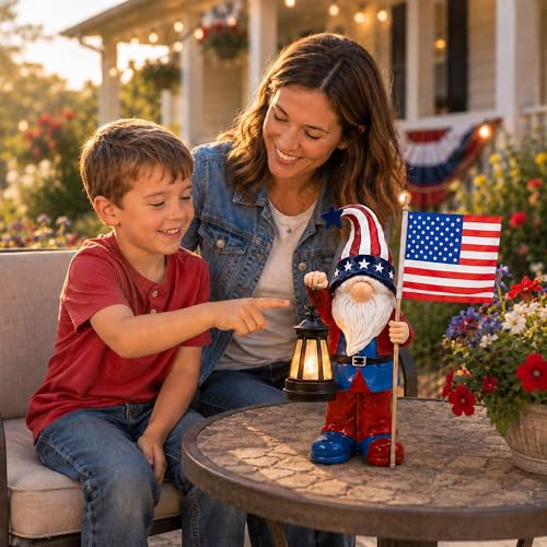 Solar Patriotic Gnomes Statues with Flag for Garden Decor