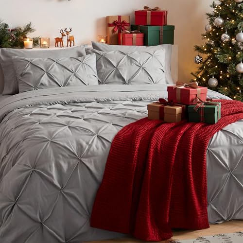7 Piece Queen Bedding Comforter Set & Sheet Set