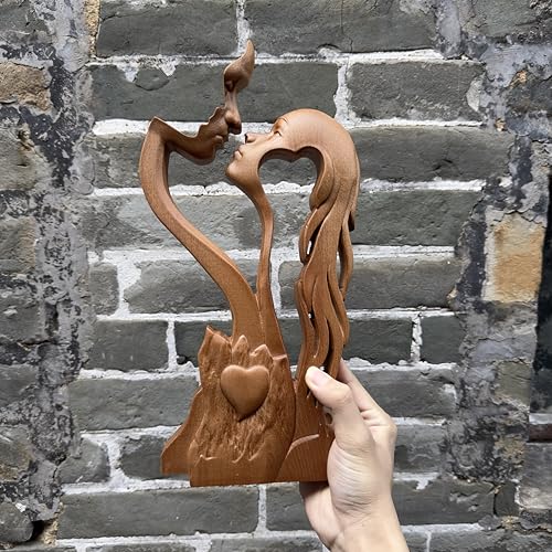 Wooden Kissing Couple Ornament