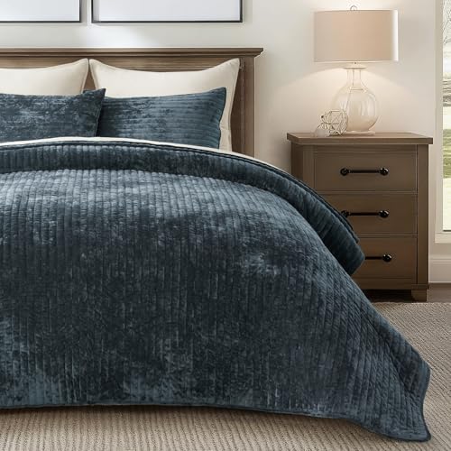 Stripe Channel Luxury Velvet Quilt Set Queen Size