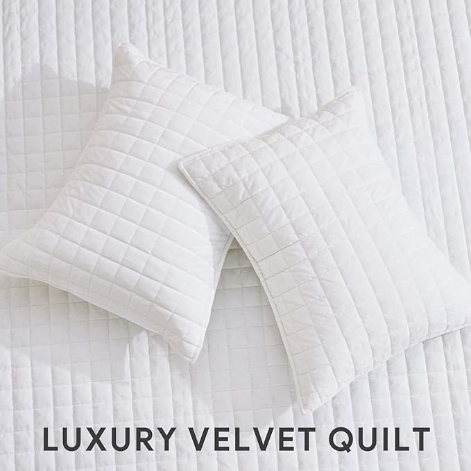 RECYCO Luxury Velvet Quilt Set, California King 118'' x 106'' Oversized Bedspread, Ultra Soft Velvet Comforter, Lightweight Box Stitch Bedding Sets for All Season, with 2 Shams, Bright White
