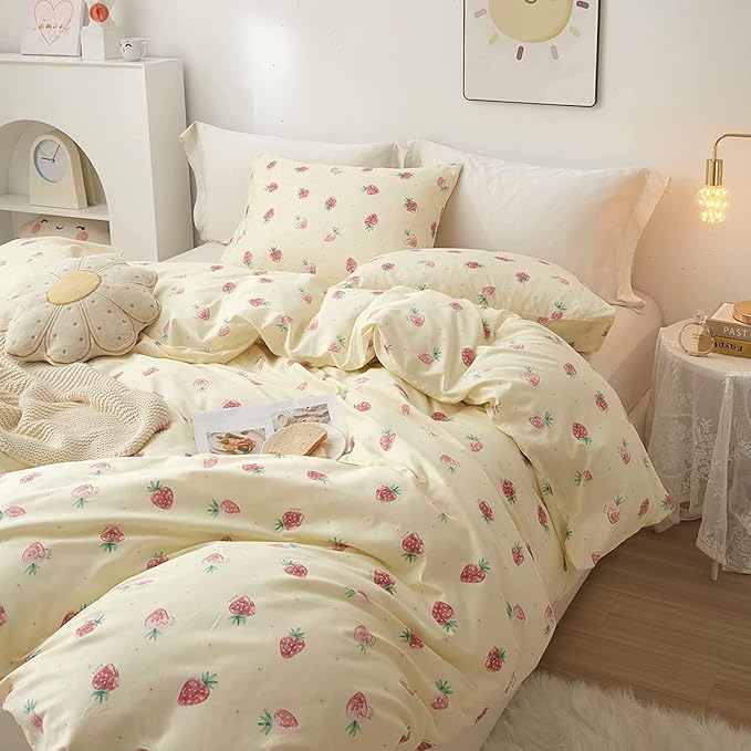 Cute Girls Strawberry Comforter Set Twin XL Fluffy Soft Kawaii Comforter Strawberry Fruit Bedding Comforter for Kids Teens Strawberry Printed Comforter Toddler Children Comfy Twin XL Comforter Set