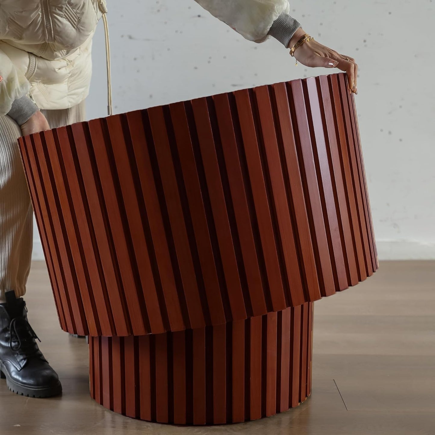 Nesting Round Coffee Table Set of 2, 27.56" Fluted Circle Accent End Table, Morden Drum Side Table, Wooden Center Table for Living Room, Fully Assembled - Walnut