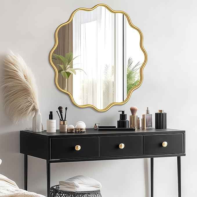 PROHOMEWARE Gold Round Mirror 32 Inch Wavy Bathroom Vanity Mirror Gold Frame Modern Wall Mirror Decorative Wall-Mounte Anti-Rust, Tempered Glass