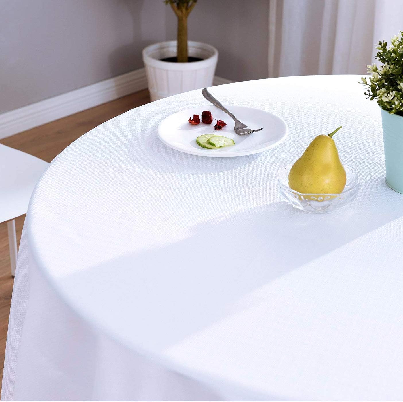Surmente White Tablecloth for Round Tables, 70-inch Round Table Cloths for Weddings, Banquets, or Restaurants