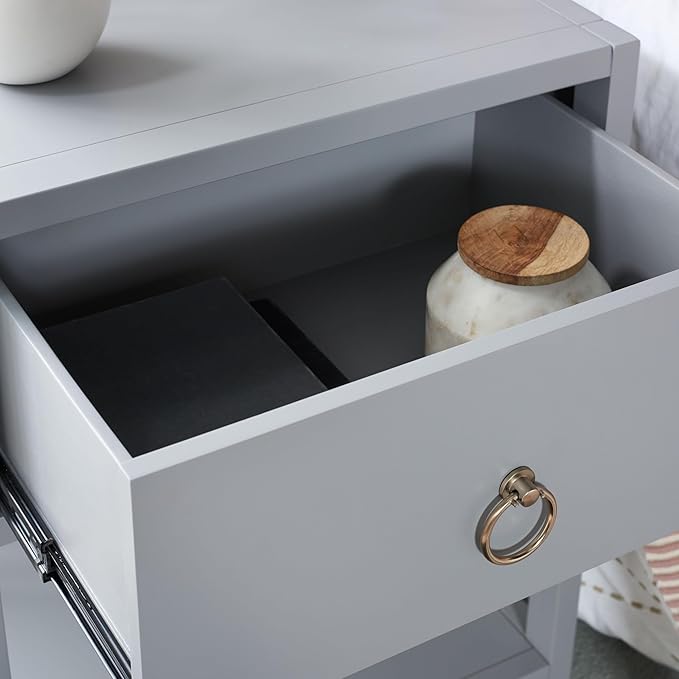 SAFAVIEH Home Collection – Yudi Grey Nightstand with Drawer & Shelf, Contemporary Accent Storage Table, Fully Assembled (NST9201D)
