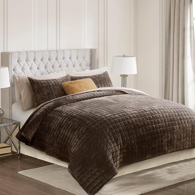 RECYCO Luxury Velvet Quilt Set, California King 118'' x 106'' Oversized Bedspread, Ultra Soft Velvet Comforter, Lightweight Box Stitch Bedding Sets for All Season, with 2 Shams, Walnut Brown