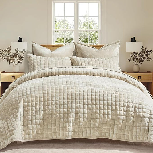 RECYCO Luxury Velvet Quilt Set King Size Bedding Sets, Ultra Soft Velvet Comforter Set, Lightweight Channel Box Stitch Oversized Bedspread Coverlet for All Season, with 2 Shams, Beige