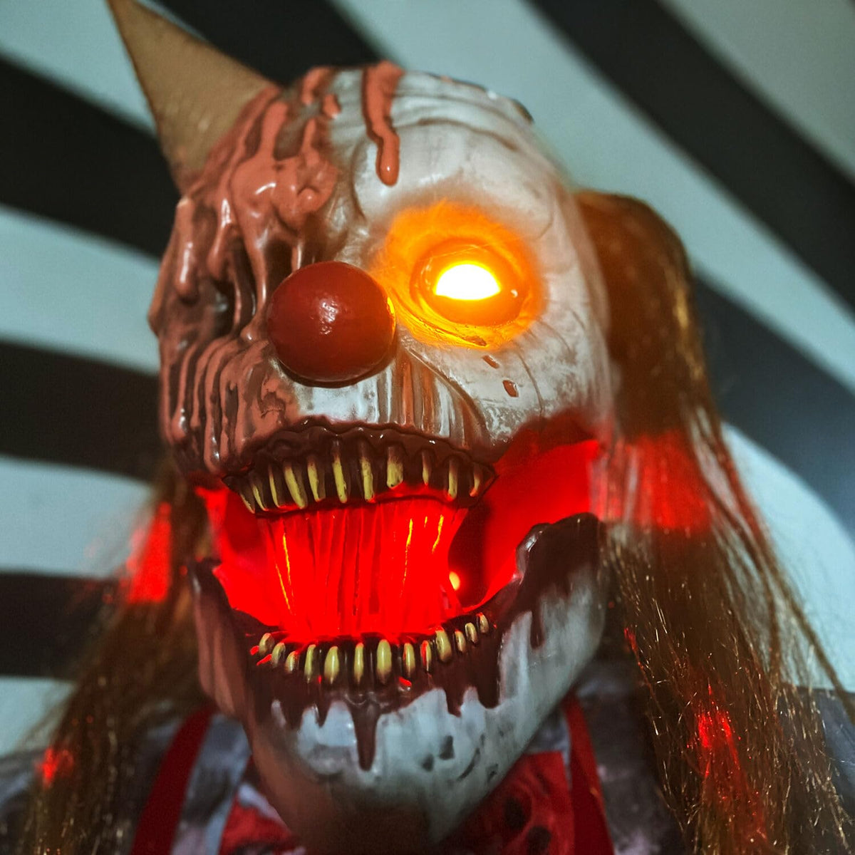 6.9 Ft. I Scream Clown Animatronic (6.5 ft Scream Clown)