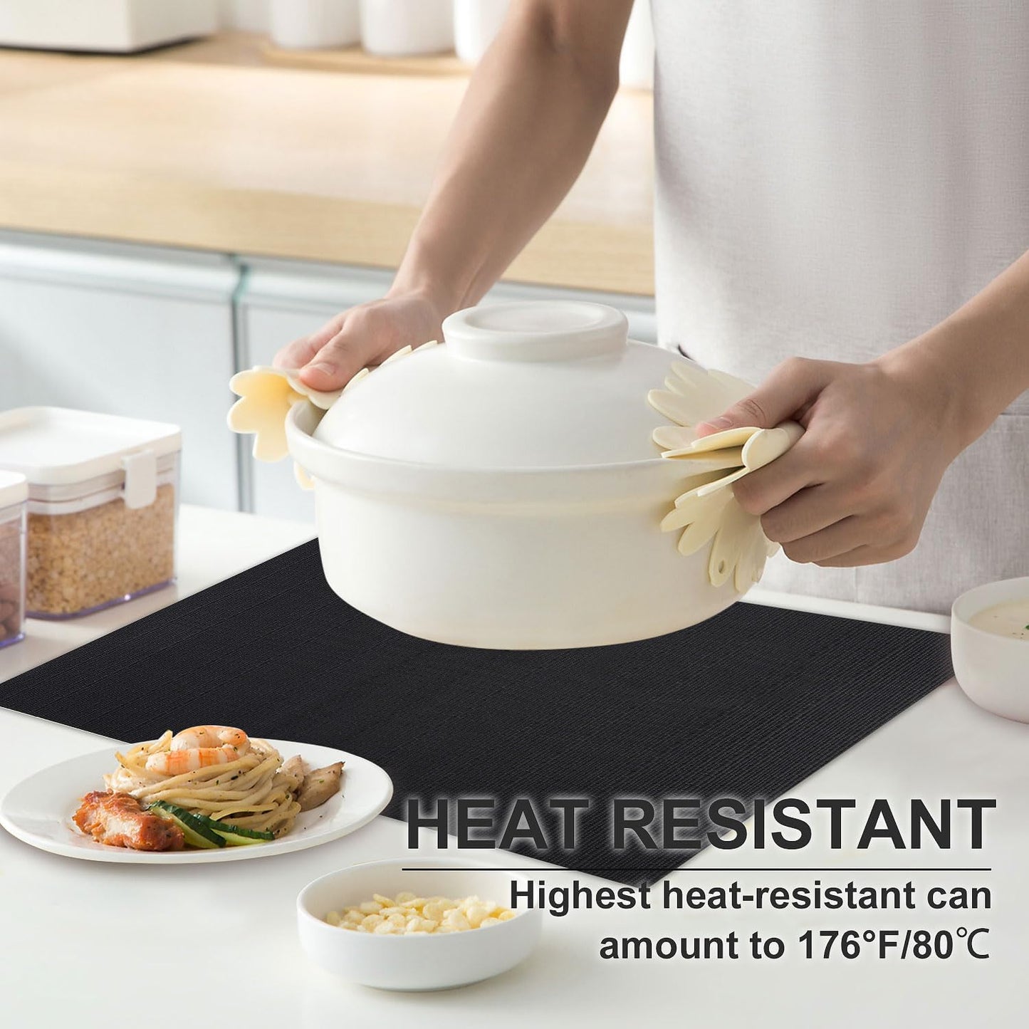 Vinyl Placemats Set of 6, PVC Woven Washable Non-Slip Table Mats, Heat Resistant Wrinkle Free Place Mats for Dining Table, Easy to Clean (6, Black)