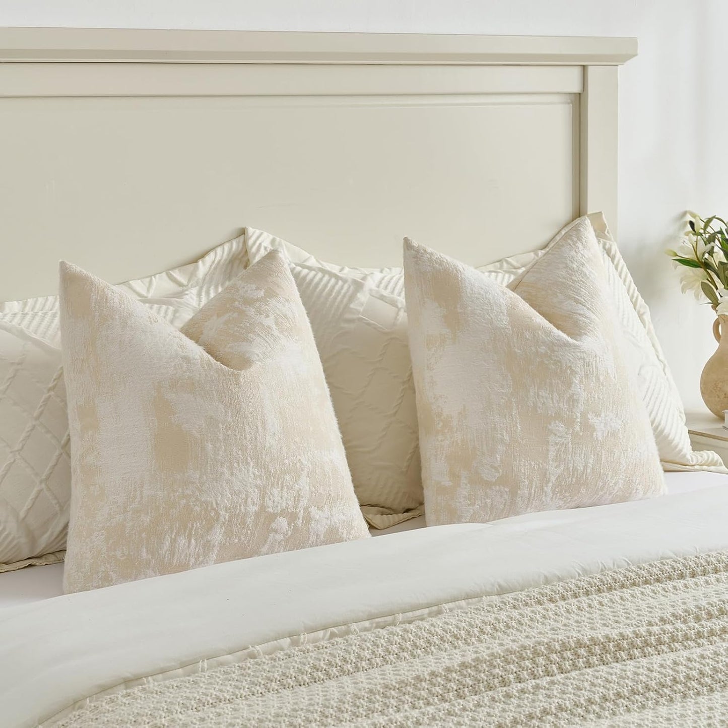 FUTEI Yellow White Decorative Throw Pillow Covers 18x18 Inch Set of 2,Soft Faux Cashmere Jacquard - Textured & Cozy Cushion Case,Modern Home Decor for Couch Bed Living Room