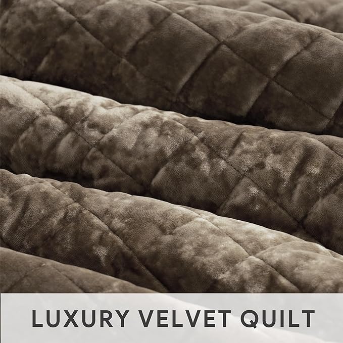 RECYCO Luxury Velvet Quilt Set Twin/Twin XL Size Bedding Sets, Ultra Soft Velvet Comforter Set, Lightweight Channel Box Stitch Oversized Bedspread Coverlet for All Season, with 1 Sham, Dune Brown