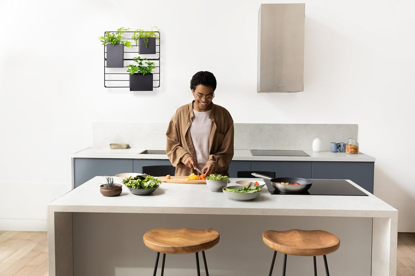 KASSELL Vertical Garden Wall Planter. Wall Mounted for Indoor Outdoor. All Metal Black Vertical Planter with No Assembly Required. Planter for Indoor Plants Flowers, Herbs, Succulents and Plants