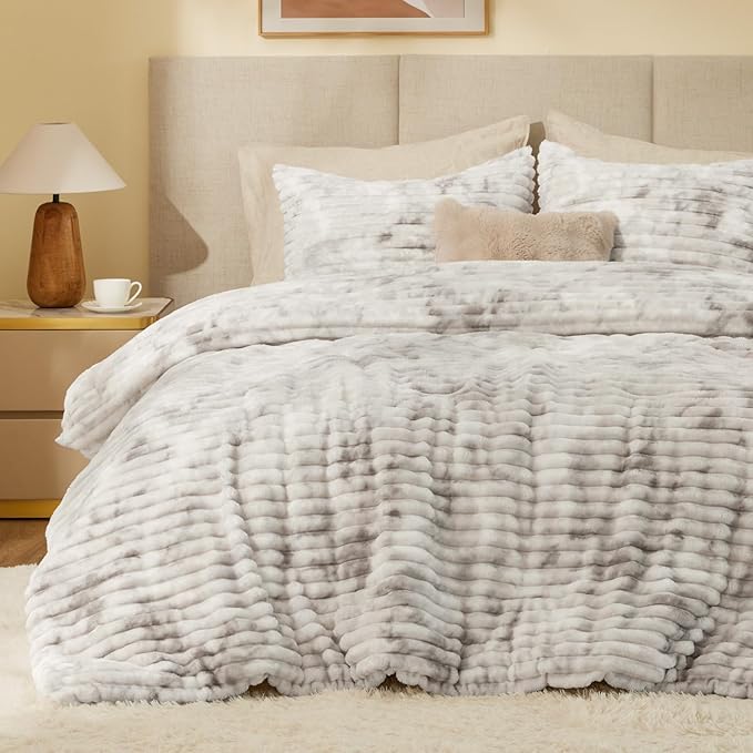 BEDELITE Fleece King Comforter Set -Super Soft & Warm Fluffy Grey&White Bedding, Luxury Fuzzy Heavy Bed Set for Winter with 2 Pillow Cases