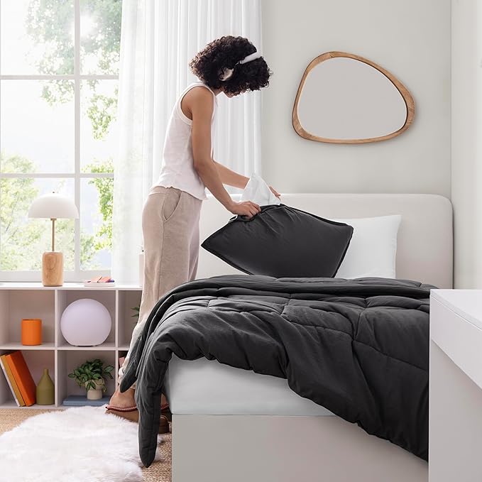 UGG Leonora Comforter Set with 1 Pillow Sham Lightweight Down Alternative Blanket Reversible All Season Washable and Hypoallergenic Bedding Set for College Dorm, Twin/Twin XL, Charcoal Grey
