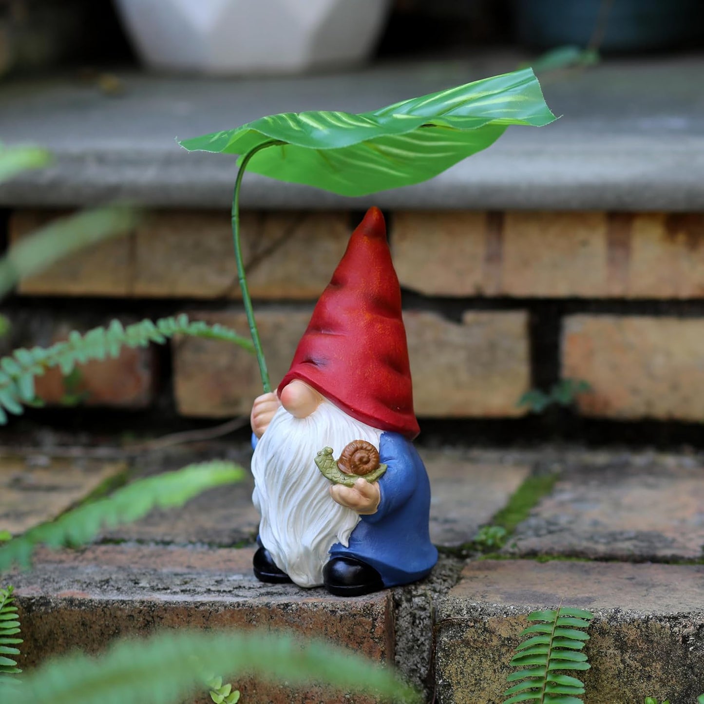 Garden Gnome Statue Decoration with Leaf Umbrella, 7.5” Figurine Ornament for Indoor Outdoor Home Patio Yard Lawn, for Gnome Lovers & Garden Enthusiasts，Mom，Women