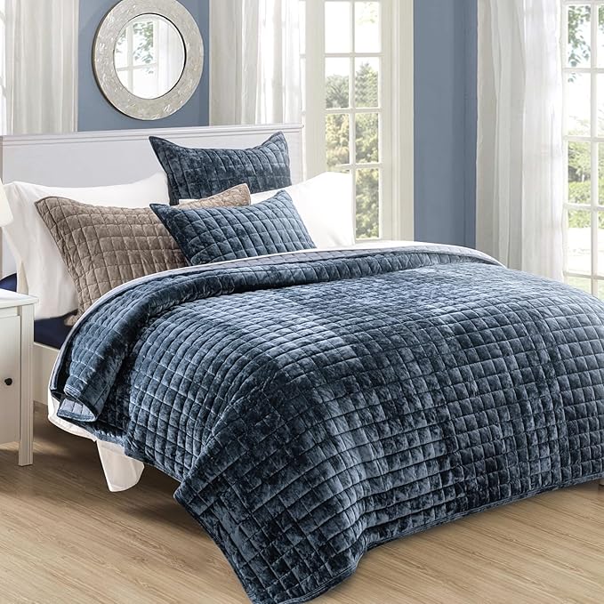 RECYCO Luxury Velvet Quilt Set Full Queen Size Bedding Sets, Ultra Soft Velvet Comforter Set, Lightweight Channel Box Stitch Oversized Bedspread Coverlet for All Season, with 2 Shams, Stormy Blue