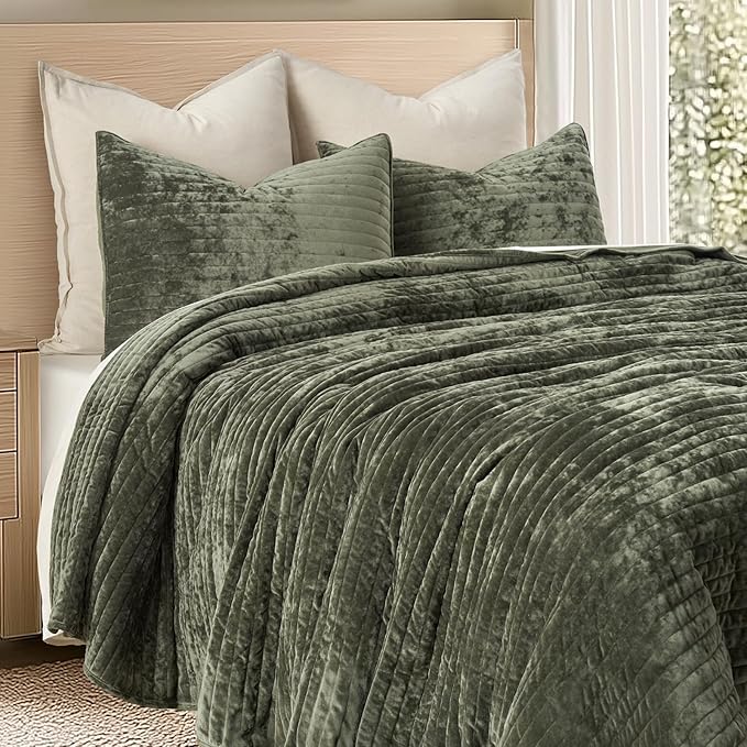 EVERGRACE Velvet Quilt Set King Size, Luxurious Soft Striped Channel Bedding Set, Lightweight Velvet Comforter for All Season, Oversized Bedspread Coverlet with 2 Matching Shams, Olive Green