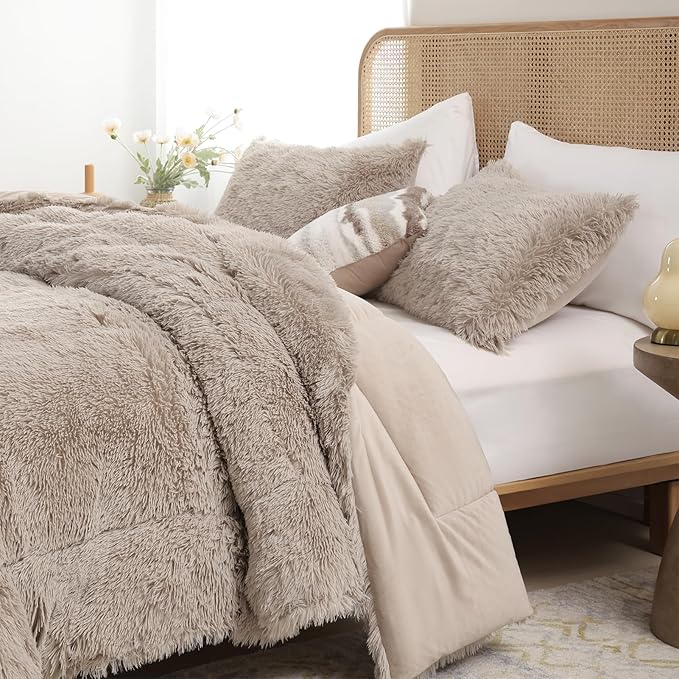 Smoofy Fluffy Full Size Comforter Set, Faux Fur Comforter Set, Luxury Fuzzy Bedding Set, Soft Shaggy Full Bed Set for All Season, 3 Pieces - 1 Comforter & 2 Pillowcases, Oatmeal