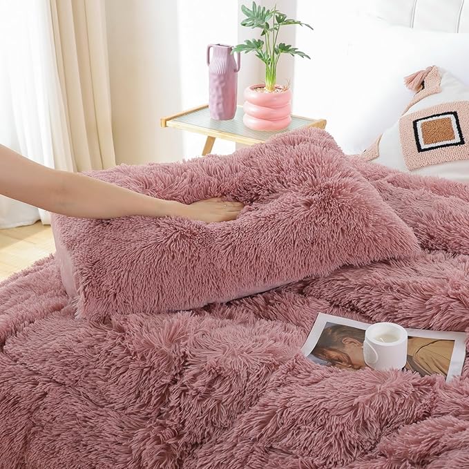 Smoofy Fluffy King Size Comforter Set, Faux Fur Comforter Set, Luxury Fuzzy King Bedding Set, Soft Shaggy Bed Set for All Season, 3 Pieces - 1 Comforter & 2 Pillowcases, Violet Pink
