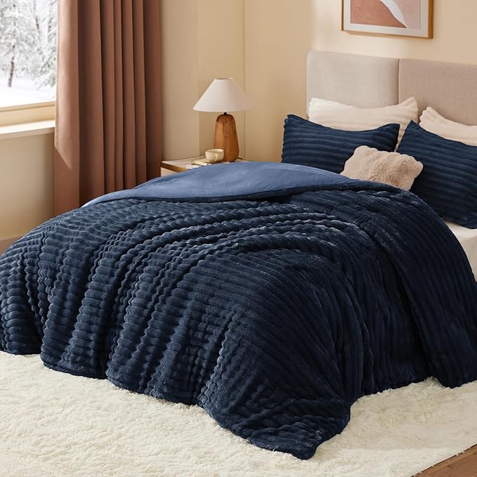 BEDELITE Fleece Queen Comforter Set -Super Soft & Warm Fluffy Navy Blue Bedding, Luxury Fuzzy Heavy Bed Set for Winter with 2 Pillow Cases