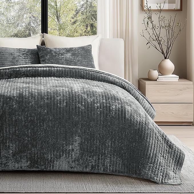 EVERGRACE Velvet Quilt Set King Size, Luxurious Soft Striped Channel Bedding Set, Lightweight Velvet Comforter for All Season, Oversized Bedspread Coverlet with 2 Matching Shams, Charcoal Gray