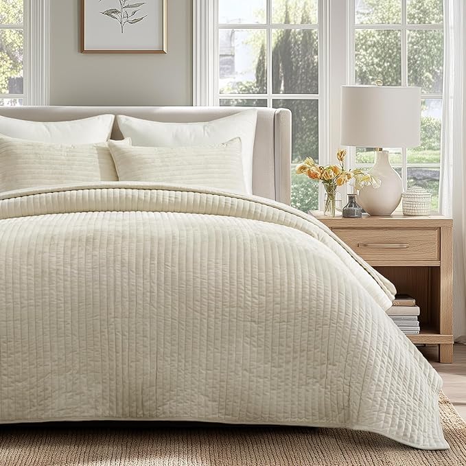 EVERGRACE Velvet Quilt Set California King 118'' x 106'', Luxurious Soft Striped Channel Bedding Set, Lightweight Velvet Comforter for All Season, Oversized Bedspread Coverlet w/ 2 Shams, Beige