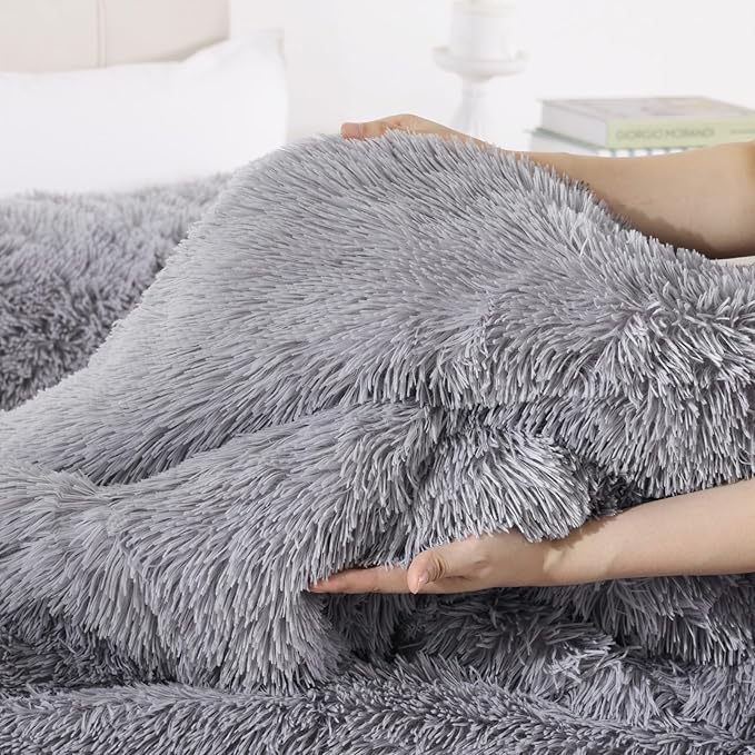 Smoofy Fluffy King Size Comforter Set, Faux Fur Comforter Set, Luxury Fuzzy King Bedding Set, Soft Shaggy Bed Set for All Season, 3 Pieces - 1 Comforter & 2 Pillowcases, Grey