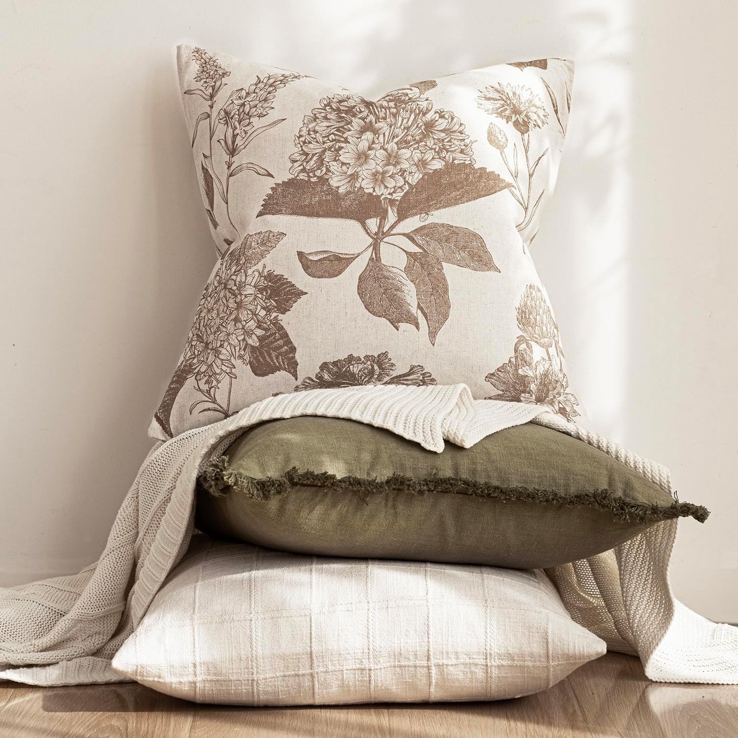 Foindtower Set of 2 Linen Floral Vintage Throw Pillow Covers Neutral Accent Decorative Cushion Covers Farmhouse Boho Home Decor for Sofa Chair Couch Bedroom Living Room Outdoor,18×18 Inch,Light Brown