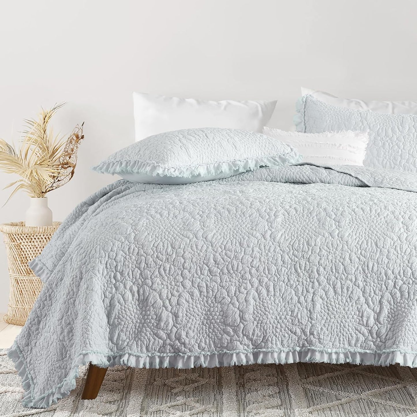 HORIMOTE HOME Light Blue Ruffled Quilt Twin Size, Stone-Washed Microfiber Lightweight Crinkled Farmhouse Rustic Shabby Chic Bedding Set, 2 Pieces Reversible Bedspread with Pillow Sham for All Season