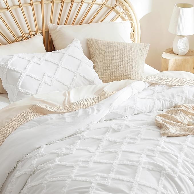Bedsure Boho Comforter Set King - White Tufted King Size Comforter, 3 Pieces Farmhouse Shabby Chic Embroidery Bed Set, Soft Fluffy Geometric Pattern Bedding for All Seasons