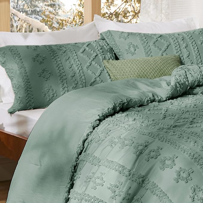 Bedsure Tufted Boho Comforter Set Queen Size - Green Boho Bed Set, GentleSoft™ 3 Pieces Farmhouse Shabby Chic Embroidery Bedding, Gifts for Woman, Soft Jacquard Queen Comforter for All Seasons
