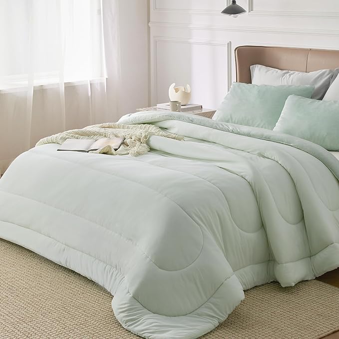 Bedsure Queen Comforter Set - Cooling and Warm Bed Set, Sage Green Reversible Bedding for All Season, 3 Pieces, 1 Queen Size Comforter (88"x88") and 2 Pillow Cases(20"x26")