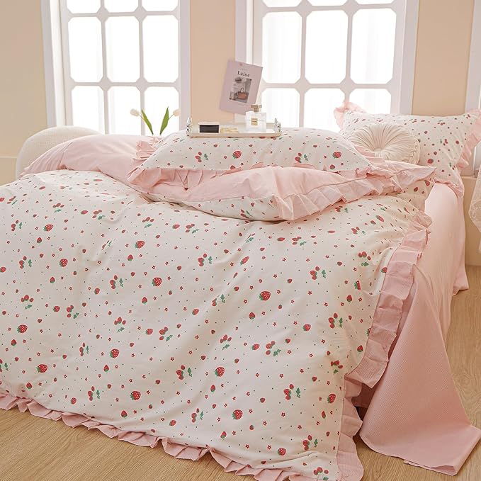 Kawaii Strawberry Comforter Set Queen Girls Ruffle Comforter Set 3 Pieces Floral Bedding Comforter Fluffy Soft Microfiber Fruit Strawberry Bedding Set Romantic Ruffled Comforter with 2 Pillowcases