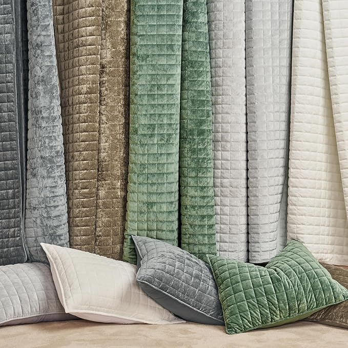 RECYCO Luxury Velvet Quilt Set Full Queen Size Bedding Sets, Ultra Soft Velvet Comforter Set, Lightweight Channel Box Stitch Oversized Bedspread Coverlet for All Season, with 2 Shams, Charcoal Gray