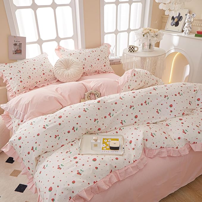 Kawaii Strawberry Comforter Set Queen Girls Ruffle Comforter Set 3 Pieces Floral Bedding Comforter Fluffy Soft Microfiber Fruit Strawberry Bedding Set Romantic Ruffled Comforter with 2 Pillowcases